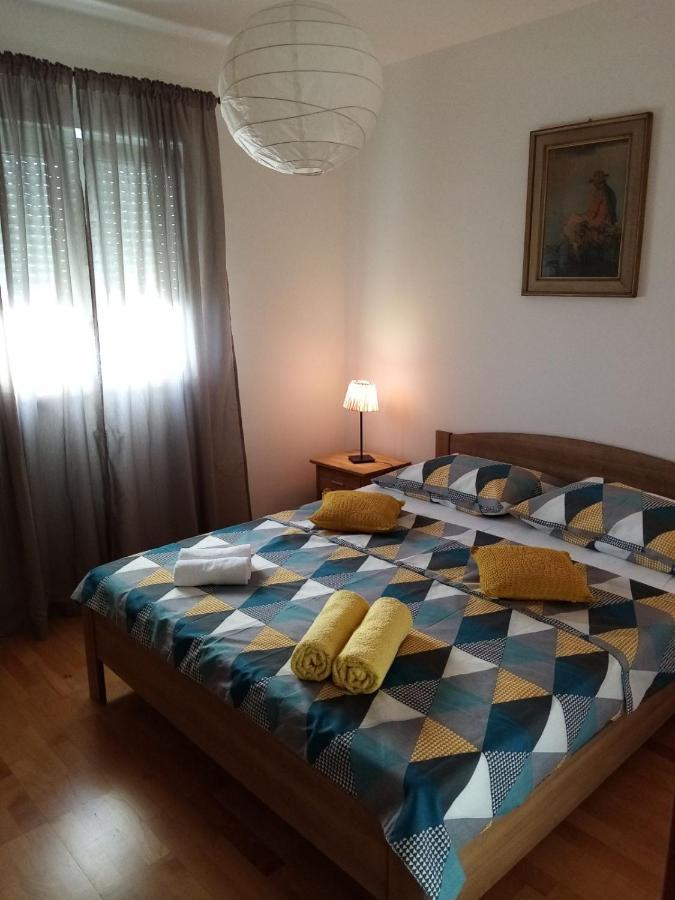 Apartman Mikola With Sea View โตรกีร์ ภายนอก รูปภาพ