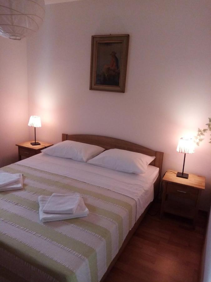 Apartman Mikola With Sea View โตรกีร์ ภายนอก รูปภาพ