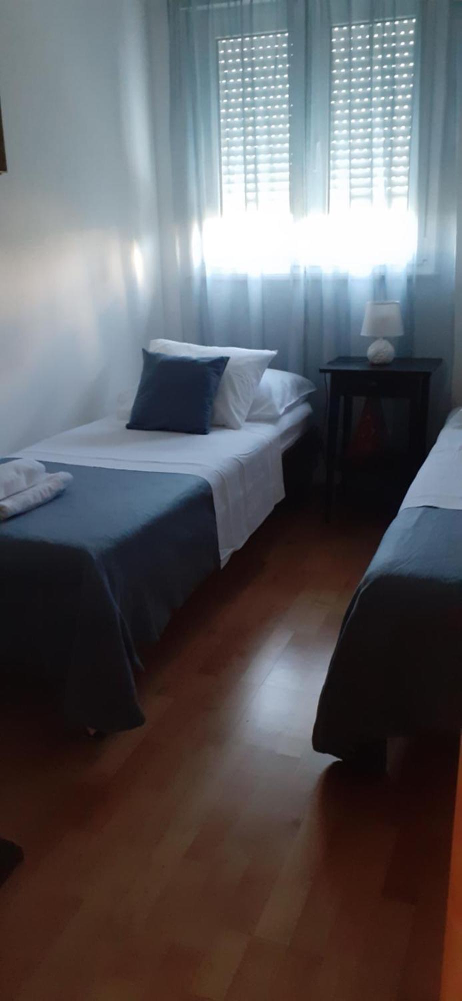 Apartman Mikola With Sea View โตรกีร์ ภายนอก รูปภาพ